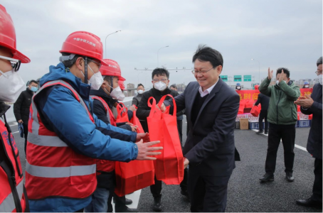市长万广明走访慰问重大重点项目建设者